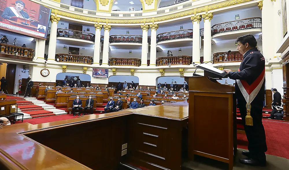 Incertidumbre. Mandatario cumple un año en el poder con demandas para que salga del cargo y distanciamiento de quienes antes lo respaldaron. Foto: difusión Incertidumbre. Mandatario cumple un año en el poder con demandas para que salga del cargo y distanciamiento de quienes antes lo respaldaron. Foto: difusión