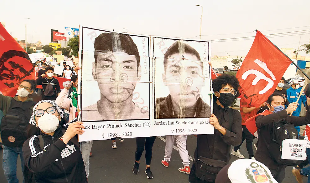 Por ellos. Los deudos de Inti Sotelo y Bryan Pintado siguen esperando justicia. Ellos, junto a sus abogados, solicitarán una cita a la presidenta del PJ. Foto: Jaime Mendoza/La República