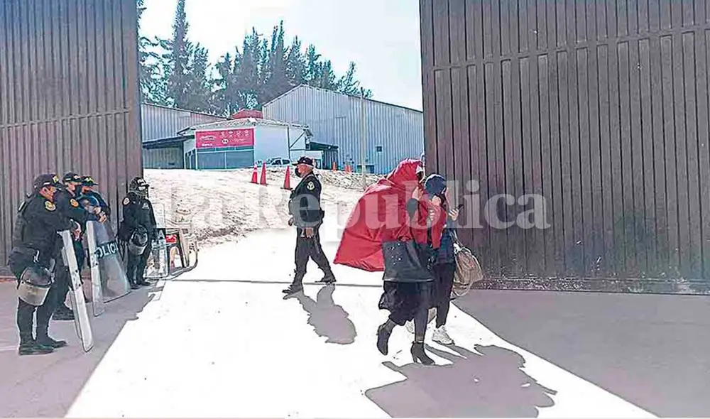 Intervenido. Fiscalía ingresó a local Lady Scort por caso de trata de personas y favorecimiento a la prostitución.