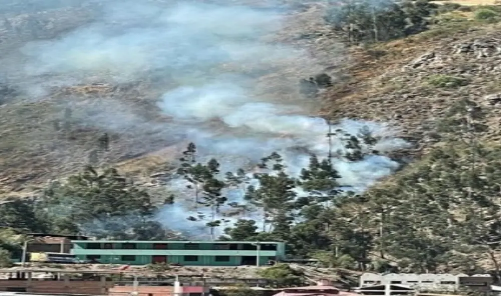 El incendio se registró a las 10.30 a. m. en el sector de Rucus, del centro poblado San Andrés de Runtu (Áncash). Foto: RSD Noticias El incendio se registró a las 10.30 a. m. en el sector de Rucus, del centro poblado San Andrés de Runtu (Áncash). Foto: RSD Noticias