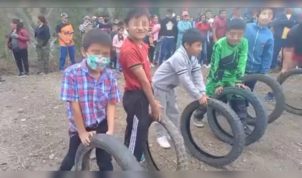 Llanta Cross es el nombre de la peculiar competencia que jugaron los niños del distrito de Huancabamba (Piura). Foto: Facebook/ Javich El Internacional Llanta Cross es el nombre de la peculiar competencia que jugaron los niños del distrito de Huancabamba (Piura). Foto: Facebook/ Javich El Internacional
