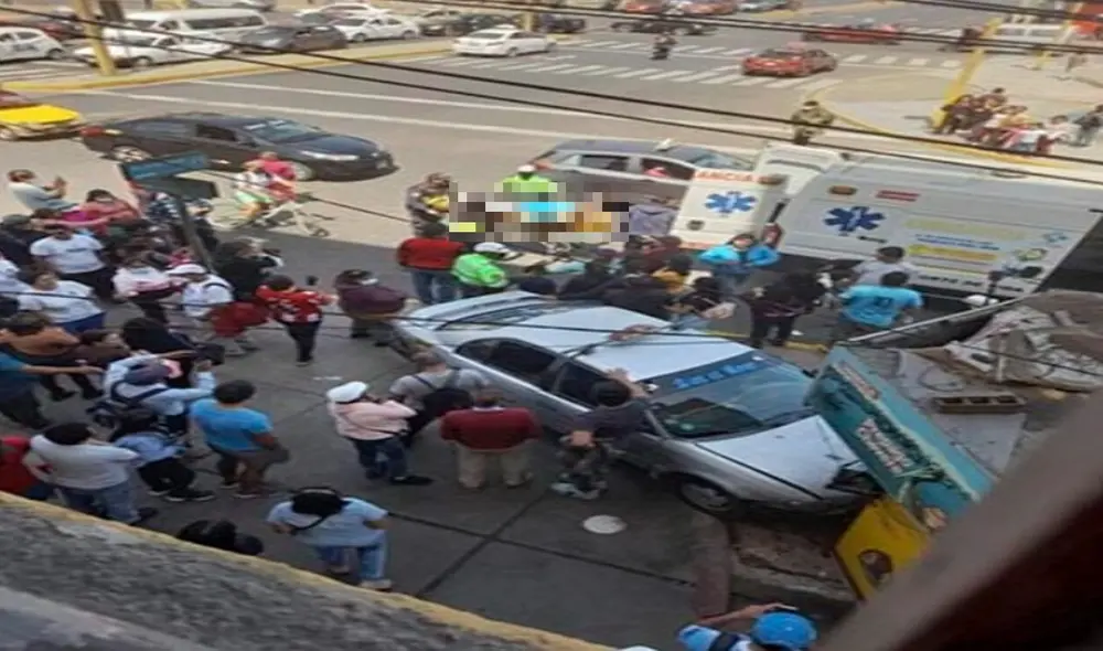 En Chimbote, un auto se despistó y atropelló a un transeúnte. Foto: RSD Noticias En Chimbote, un auto se despistó y atropelló a un transeúnte. Foto: RSD Noticias