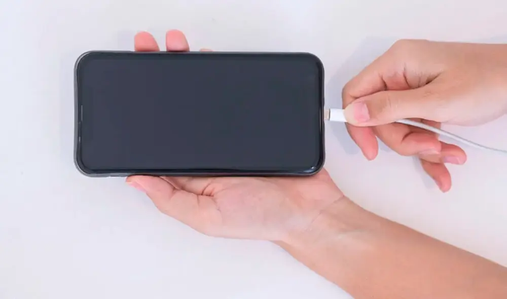 La carga de celulares puede ser una mala práctica si no se desarrolla efectivamente. Foto: UnoCero