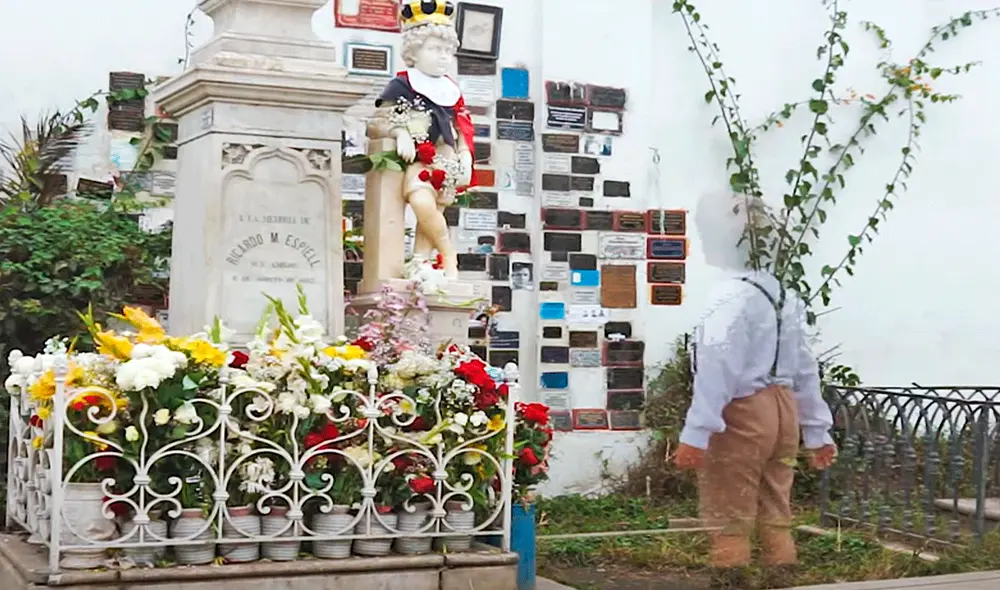 La tumba del niño Ricardito se encuentra en el cementerio Presbítero Maestro. Foto: captura / documental Vitral
