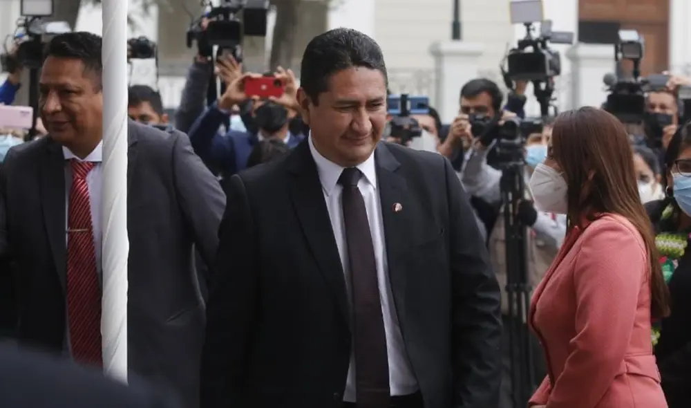 Vladimir Cerrón podría evadir a la justicia de aprobarse este viaje a México, según Fiscalía. Fotos: Carlos Félix / La República.