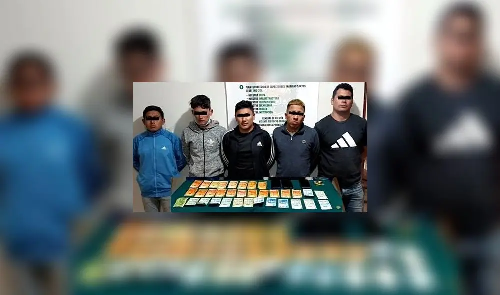 A los detenidos se les encontró 2.165 soles y tres teléfonos celulares, entre otras especies. Foto: PNP A los detenidos se les encontró 2.165 soles y tres teléfonos celulares, entre otras especies. Foto: PNP