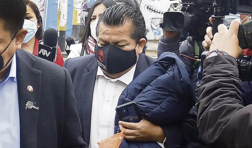 Colaborador. El ex secretario general de la Presidencia Bruno Pacheco está contando a los fiscales y policías lo que dice que es su verdad de lo que observó en Palacio de Gobierno. Foto: difusión Colaborador. El ex secretario general de la Presidencia Bruno Pacheco está contando a los fiscales y policías lo que dice que es su verdad de lo que observó en Palacio de Gobierno. Foto: difusión