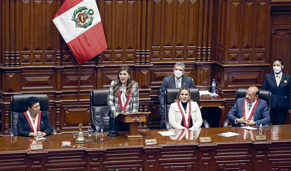 Nueva composición. La Mesa Directiva 2022-2023: Lady Camones, presidenta, y sus vicepresidentes Martha Moyano, Digna Calle y Wilmar Elera. Foto: Félix Contreras / La República Nueva composición. La Mesa Directiva 2022-2023: Lady Camones, presidenta, y sus vicepresidentes Martha Moyano, Digna Calle y Wilmar Elera. Foto: Félix Contreras / La República