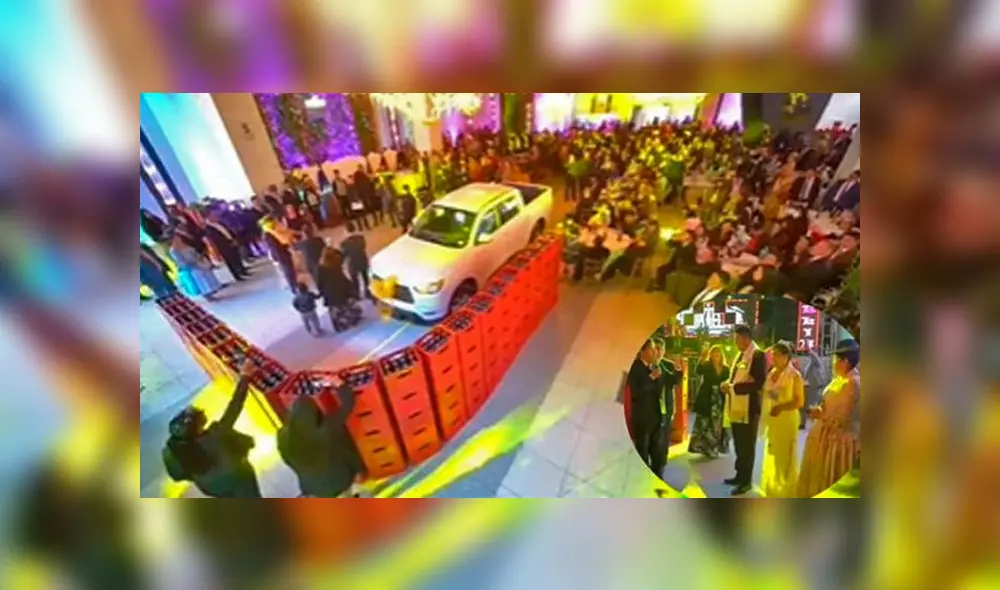 El presente asombró a todos los invitados de la ceremonia. Foto: composición Líbero/captura de TikTok El presente asombró a todos los invitados de la ceremonia. Foto: composición Líbero/captura de TikTok