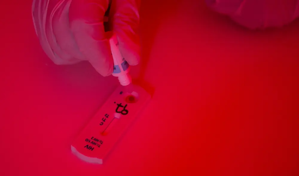 El hombre es el paciente más longevo y con mayor tiempo enfermo de VIH en curarse de esta enfermedad. Foto: AFP