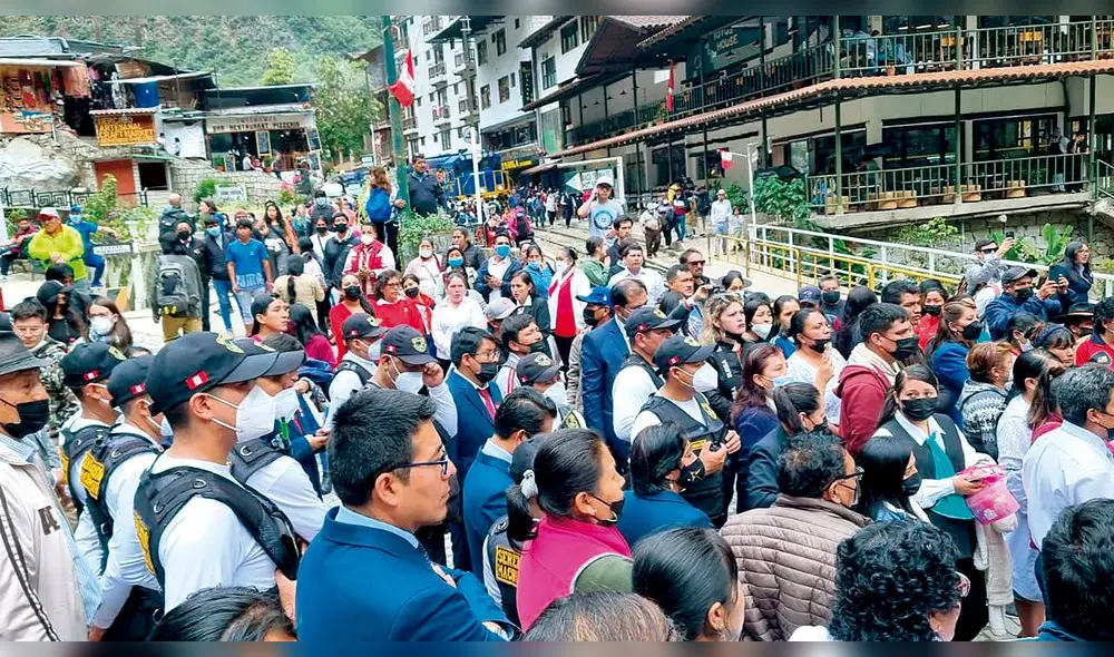 Aguas calientes. Protestas se agudizan y son apoyadas por los pobladores de la zona. Foto: Cortesía