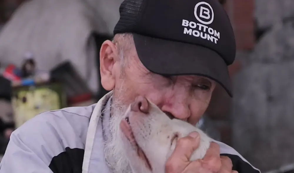 José Burga Palacios, de 73 años, es un ciudadano peruano que vive en Venezuela desde hace 30 años. Foto: Voz de América José Burga Palacios, de 73 años, es un ciudadano peruano que vive en Venezuela desde hace 30 años. Foto: Voz de América