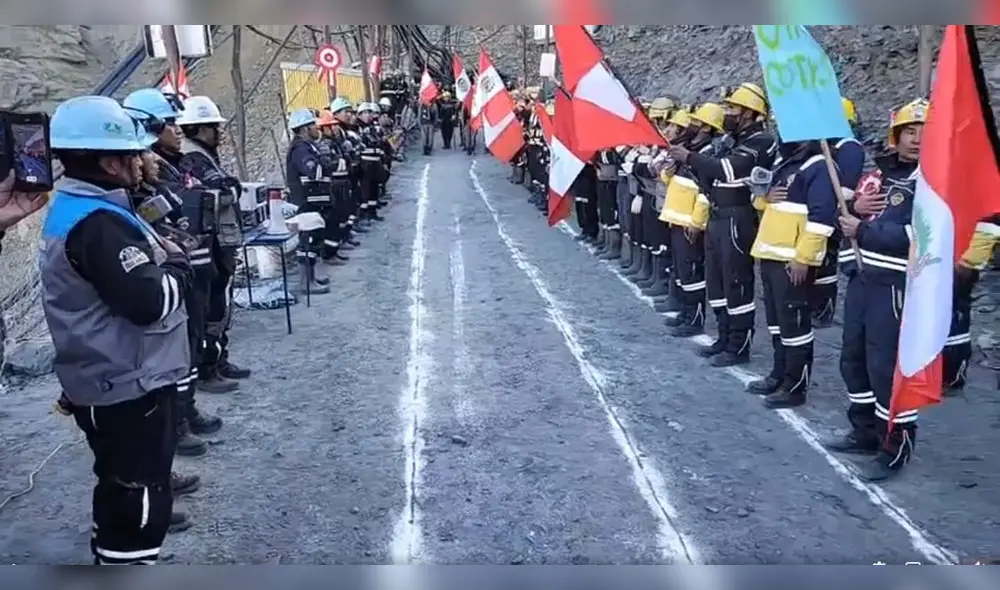 Mineros de La Rinconada celebraron al Perú. Foto: captura de video/Onda minera