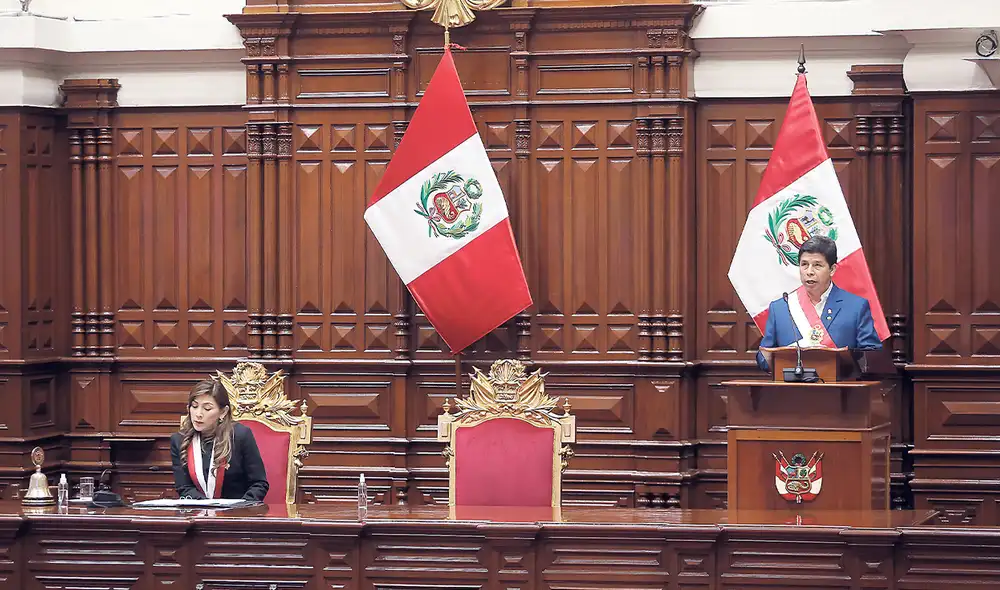 Por algo menos de dos horas, desde las 11 y 14 de la mañana, Castillo leyó un discurso que llevaba carga de confrontación, pero no mostró mucha convicción. Foto: Antonio Melgarejo/La República