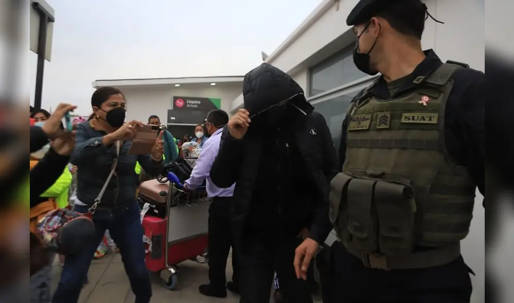 Alto mando se ocultó en todo momento y evitó declarar a la prensa. Foto: Clinton Medina/La República Alto mando se ocultó en todo momento y evitó declarar a la prensa. Foto: Clinton Medina/La República