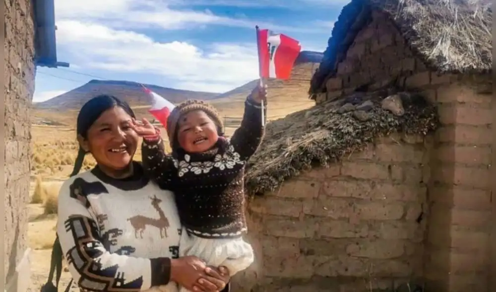Perú es una bebé muy querida en su pueblo, ubicado cerca de la frontera con Bolivia. Foto: captura de Andina