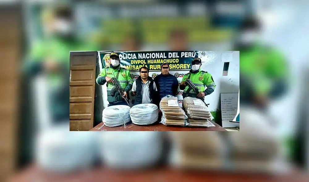 Explosivos iban escondidos en un automóvil. Foto: PNP