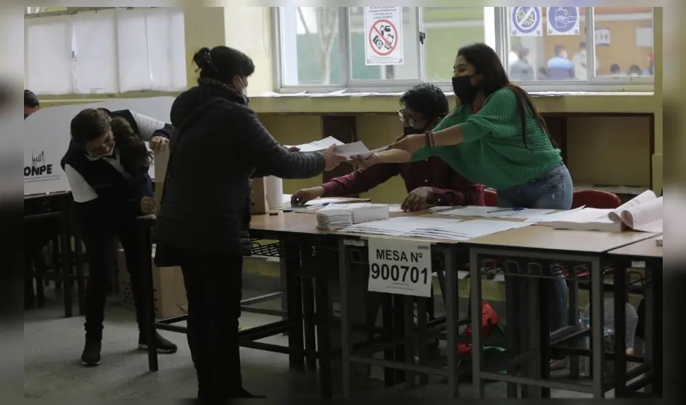 Revisa el link oficial de la ONPE y confirma tu papel para las próximas elecciones. Foto: Gerardo Marin / La República