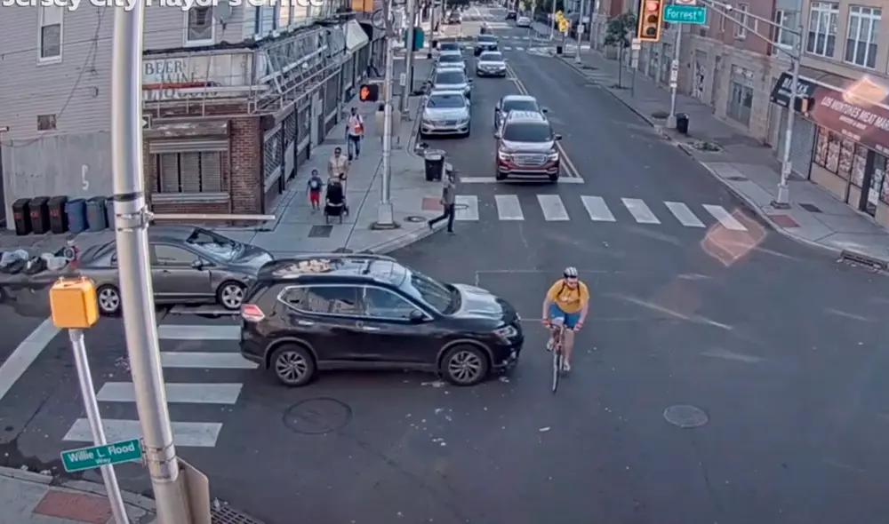 La actitud de la conductora provocó una ola de críticas en las redes sociales. Foto: captura de RT