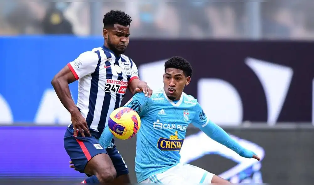 Blanquiazules y celestes se enfrentaron en el Nacional por la quinta fecha. Foto: Liga 1