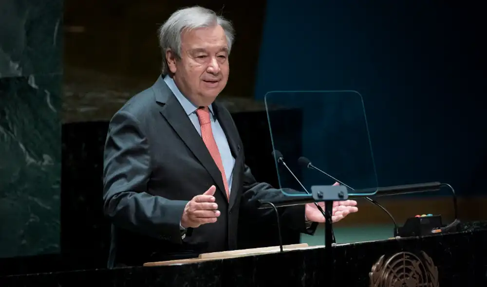 António Guterres lamentó que los problemas geopolíticos generen desconfianza para que los países compren armamento nuclear. Foto: EFE