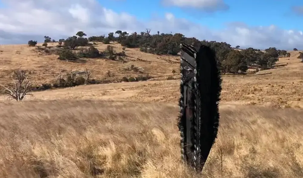 Estructura encontrada en tierras de cultivo de Australia podría ser parte de una nave de SpaceX. Foto: Brad Tucker Estructura encontrada en tierras de cultivo de Australia podría ser parte de una nave de SpaceX. Foto: Brad Tucker