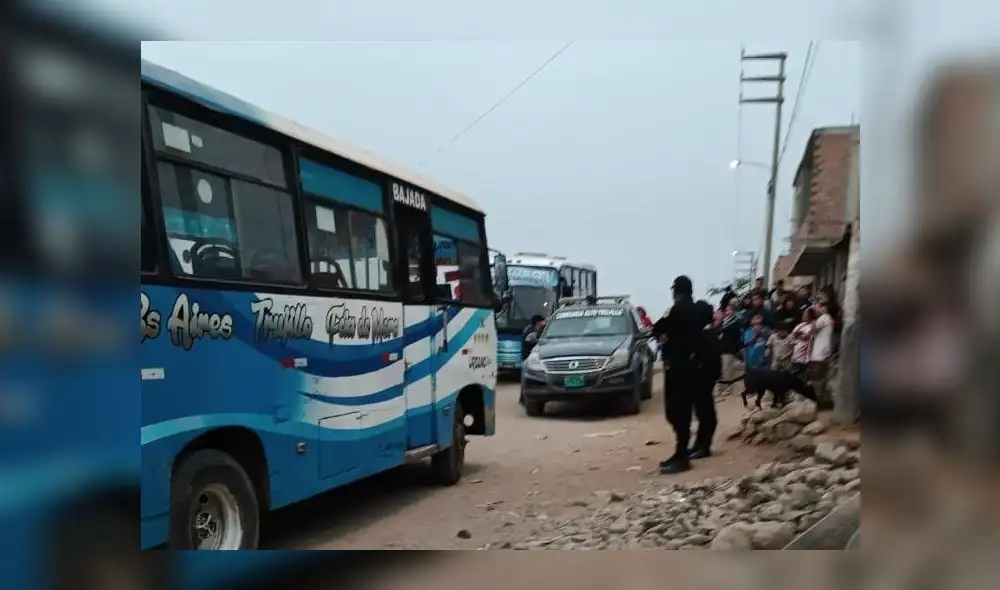 Efectivos de la comisaría de Alto Trujillo fueron los primeros en llegar a la escena del crimen. Foto: Trujillo Bravazo