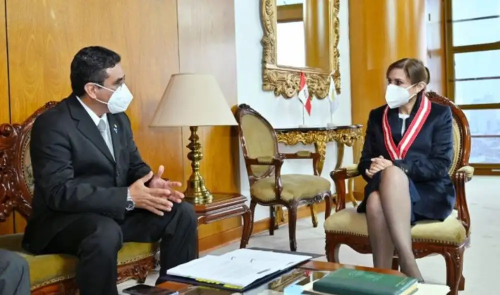 Patricia Benavides y Willy Huertas se reunieron este martes 2 de agosto en la sede del Ministerio Público. Foto: Ministerio Público Patricia Benavides y Willy Huertas se reunieron este martes 2 de agosto en la sede del Ministerio Público. Foto: Ministerio Público
