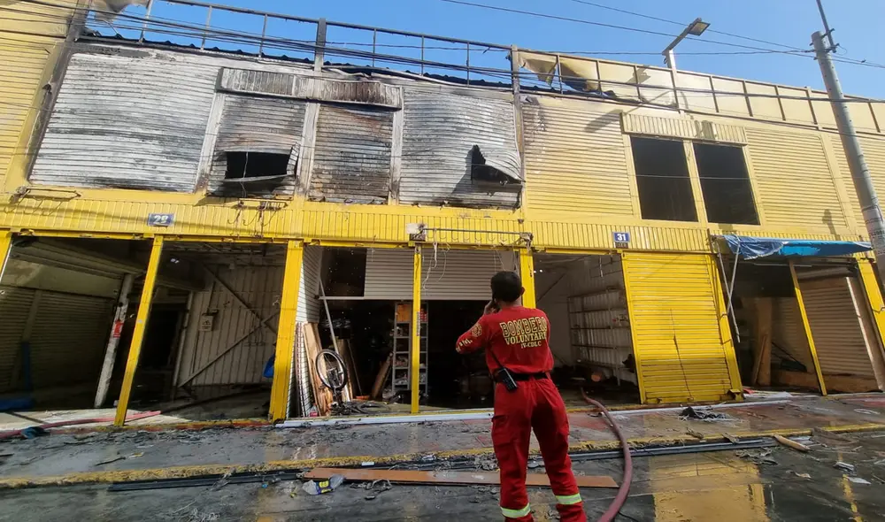 En esta galería se vendían bicicletas y motos. Foto: composición La República Foto: Gianella Aguirre / URPI - LR