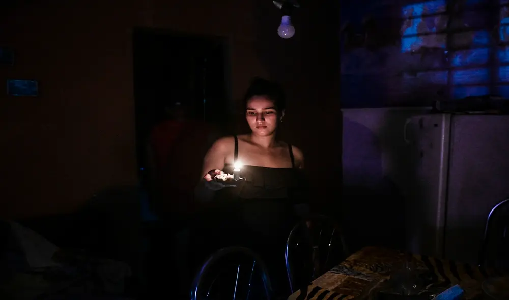 Los apagones diarios en Cuba por falta de energía eléctrica que se registran desde mayo han causado irritación en la población y numerosas protestas. Foto: AFP Los apagones diarios en Cuba por falta de energía eléctrica que se registran desde mayo han causado irritación en la población y numerosas protestas. Foto: AFP