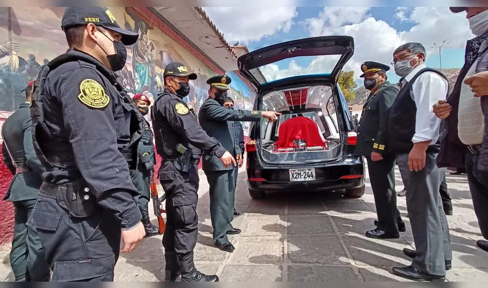 Suboficial Leonardo Flores fue despedido por sus colegas en Cusco. Foto: Alexander Flores/URPI Suboficial Leonardo Flores fue despedido por sus colegas en Cusco. Foto: Alexander Flores/URPI
