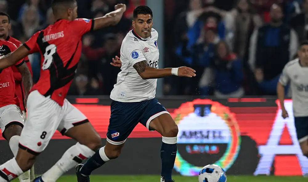 Suárez volvió a jugar con Nacional tras 16 años. Foto: AFP