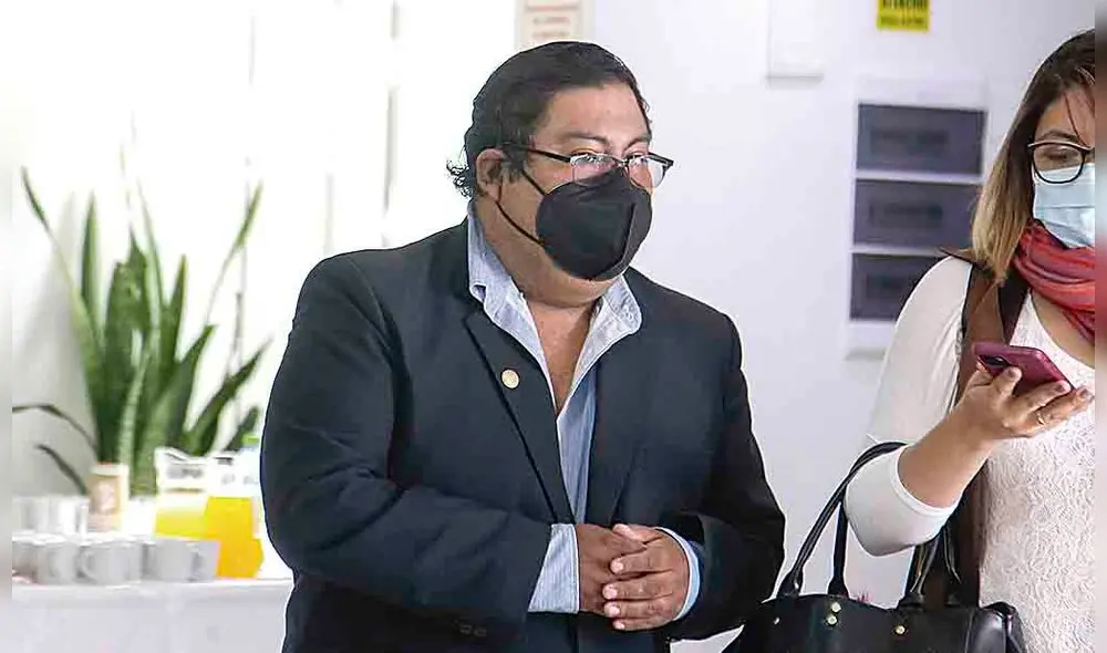 Nova vuelve. A pesar de los cuestionamientos, la gestión Gutiérrez decidió entregarle la gerencia de Salud en plena cuarta ola. Foto: La República Nova vuelve. A pesar de los cuestionamientos, la gestión Gutiérrez decidió entregarle la gerencia de Salud en plena cuarta ola. Foto: La República