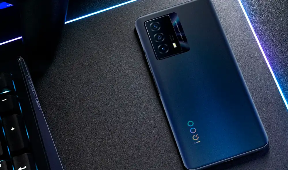 El iQOO Z5 es el mejor smartphone de gama media, según AnTuTu. Foto: The Financial Times