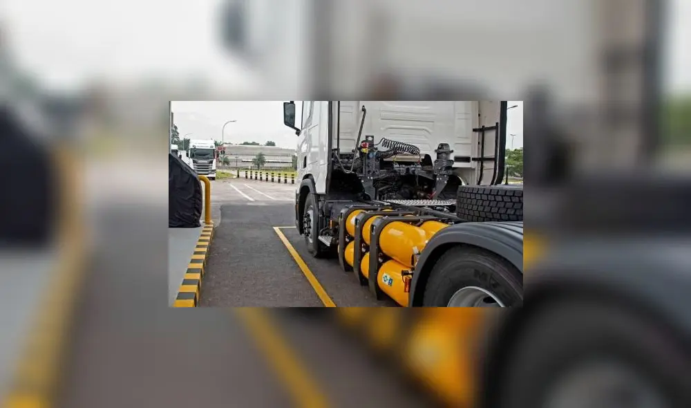 En la actualidad existen unos 123.000 camiones y 23.000 buses de transporte urbano que circulan en Lima. De este total, menos del 3% de los vehículos funcionan con GNV. Foto: difusión