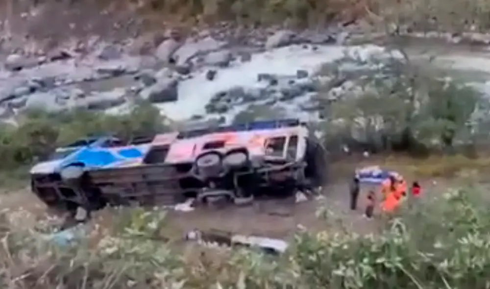 El accidente ocurrió aproximadamente a las 3.00 a. m. Foto: PNP El accidente ocurrió aproximadamente a las 3.00 a. m. Foto: PNP