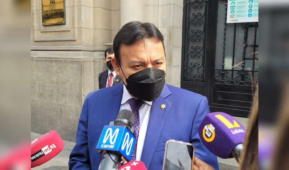 Félix Chero no descartó a Betssy Chávez ni a Alejandro Salas para la PCM. Foto: Giuliana Castillo/URPI-LR Félix Chero no descartó a Betssy Chávez ni a Alejandro Salas para la PCM. Foto: Giuliana Castillo/URPI-LR