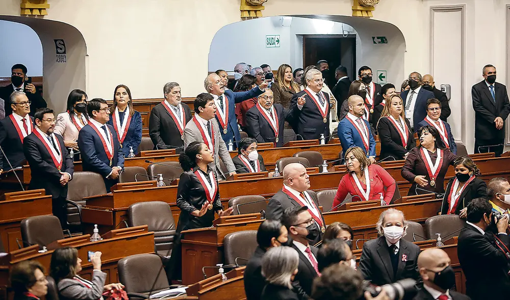 El dato. La bancada de Fuerza Popular se muestra como la de un partido que mantiene su institucionalidad. Ahora es la primera minoría y, como tal, retiene para sí comisiones claves. Foto: Antonio Melgarejo/ La República