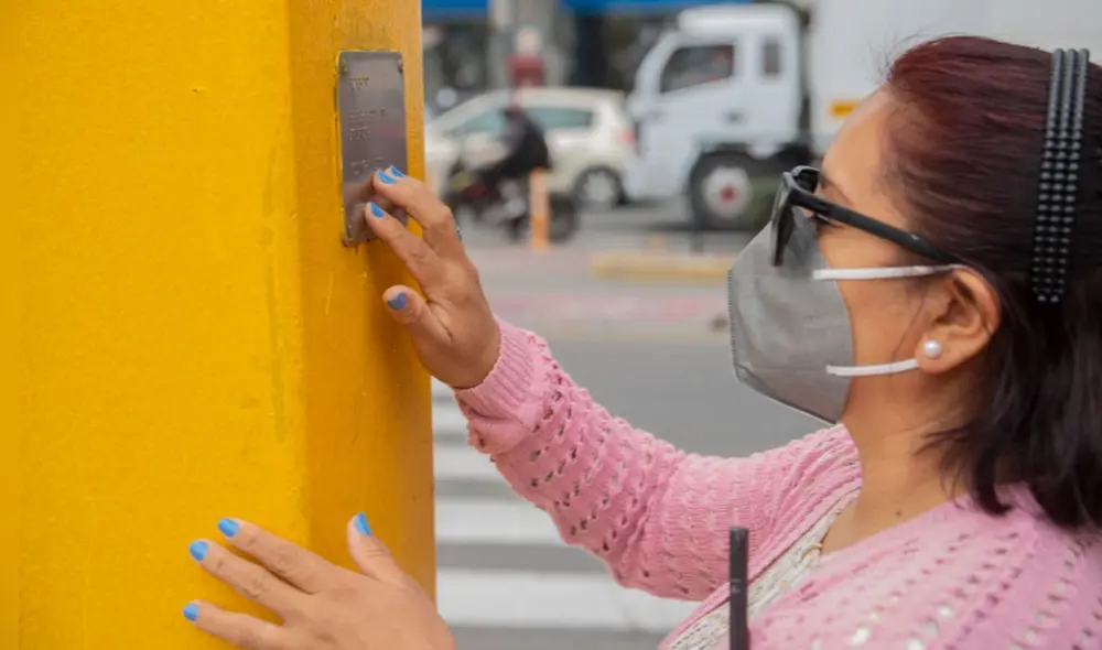 Entidad limeña anunció la colocación de instrumentos para un mejor recorrido de personas invidentes. Foto: Andina Entidad limeña anunció la colocación de instrumentos para un mejor recorrido de personas invidentes. Foto: Andina