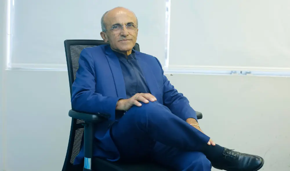 El galeno presenta su libro "Vivamos más y mejor". Foto: Marco Cotrina/La República