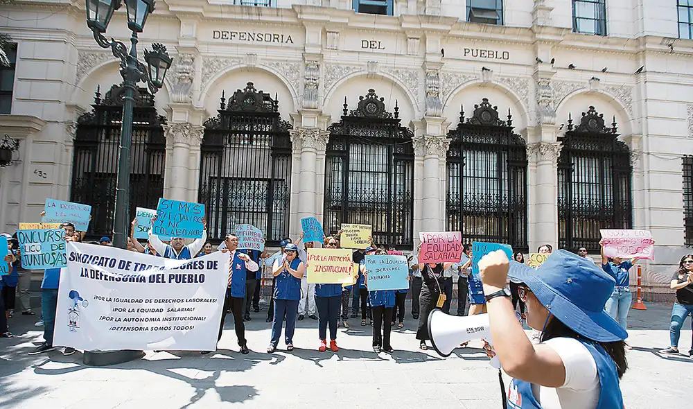 Difícil. Ven complicado que uno de los candidatos a la Defensoría obtenga 87 votos en el Pleno. Foto: Virgilio Grajeda/La República Difícil. Ven complicado que uno de los candidatos a la Defensoría obtenga 87 votos en el Pleno. Foto: Virgilio Grajeda/La República