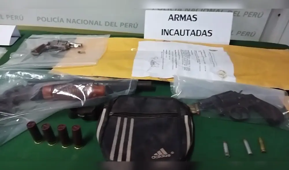 Se incautaron tres armas en el inmueble donde se encontraban los detenidos. Foto: Captura de vídeo Noticias sin Fronteras