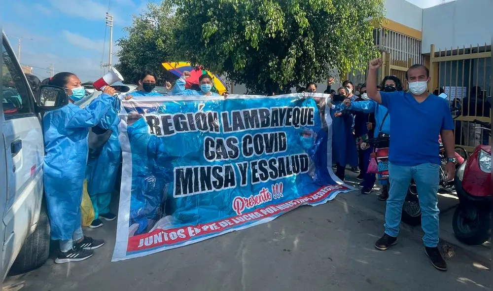 Los manifestantes lamentaron que otras regiones sí hayan avanzado en el proceso de recontratación. Foto: Rosa Quincho/URPI-LR