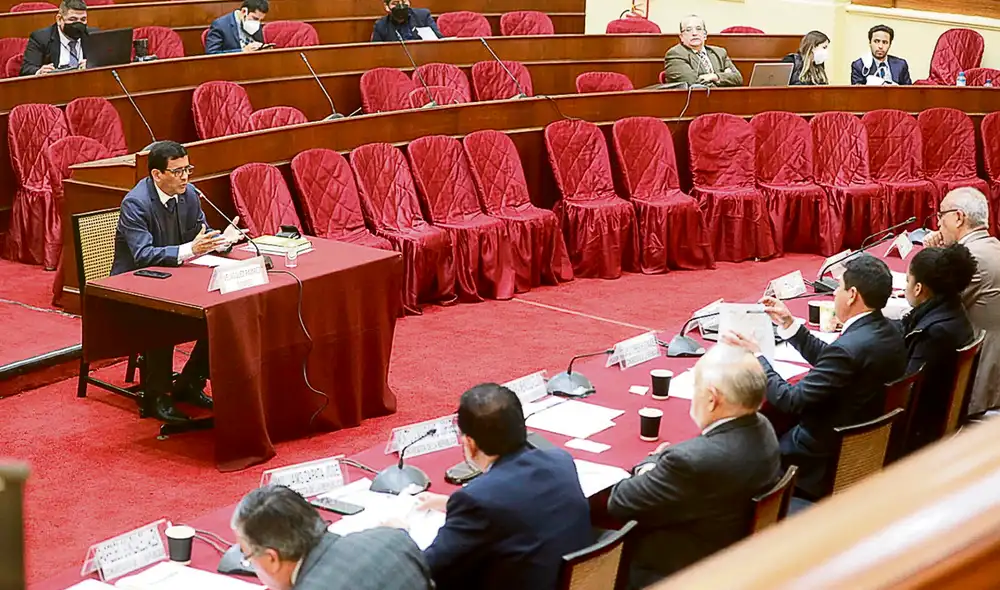 Con apuro. La nueva comisión especial determinó la terna que será evaluada por el Pleno. Foto: difusión