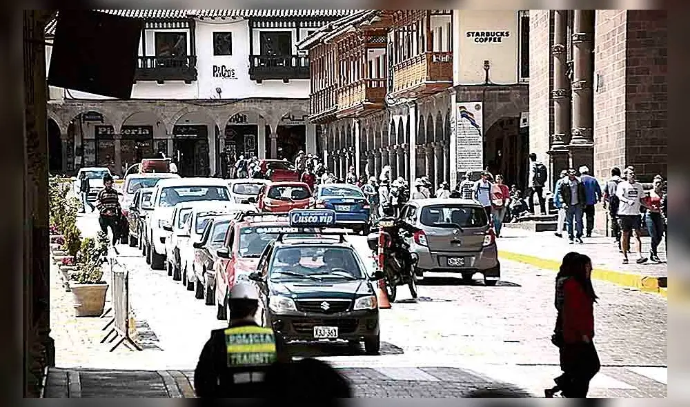 Servicio. Alto porcentaje de taxis no cumplen norma. Foto: La República Servicio. Alto porcentaje de taxis no cumplen norma. Foto: La República