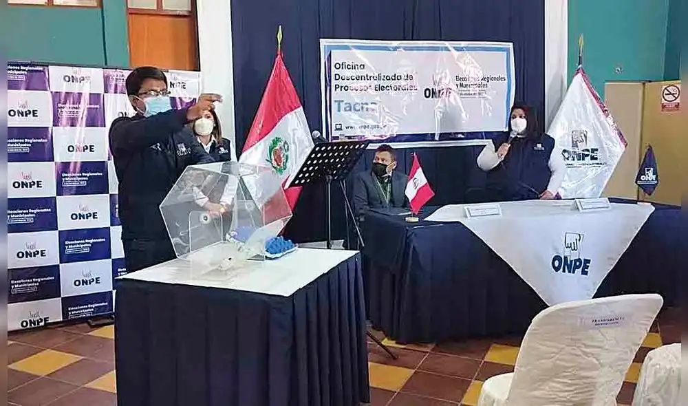 Método. En Tacna se sorteó la ubicación de 9 movimientos regionales. Foto: La República