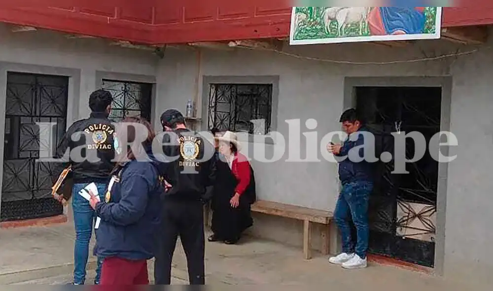 PNP llega a casa de Castillo en Cajamarca. Foto: La República PNP llega a casa de Castillo en Cajamarca. Foto: La República