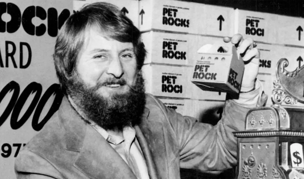 Con la ganancia, Gary Dahl cambió su vehículo por un Mercedes Benz y reemplazó la pequeña cabaña en la que vivía por una casa con piscina. Foto: Life