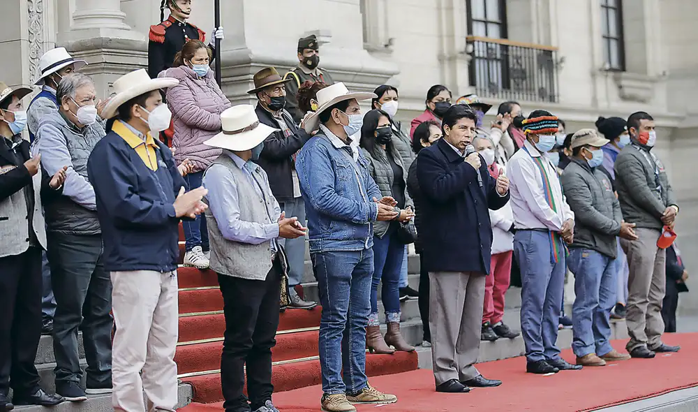 Reunión en palacio. Presidente no tuvo el apoyo total que esperaba. Foto: difusión Reunión en palacio. Presidente no tuvo el apoyo total que esperaba. Foto: difusión