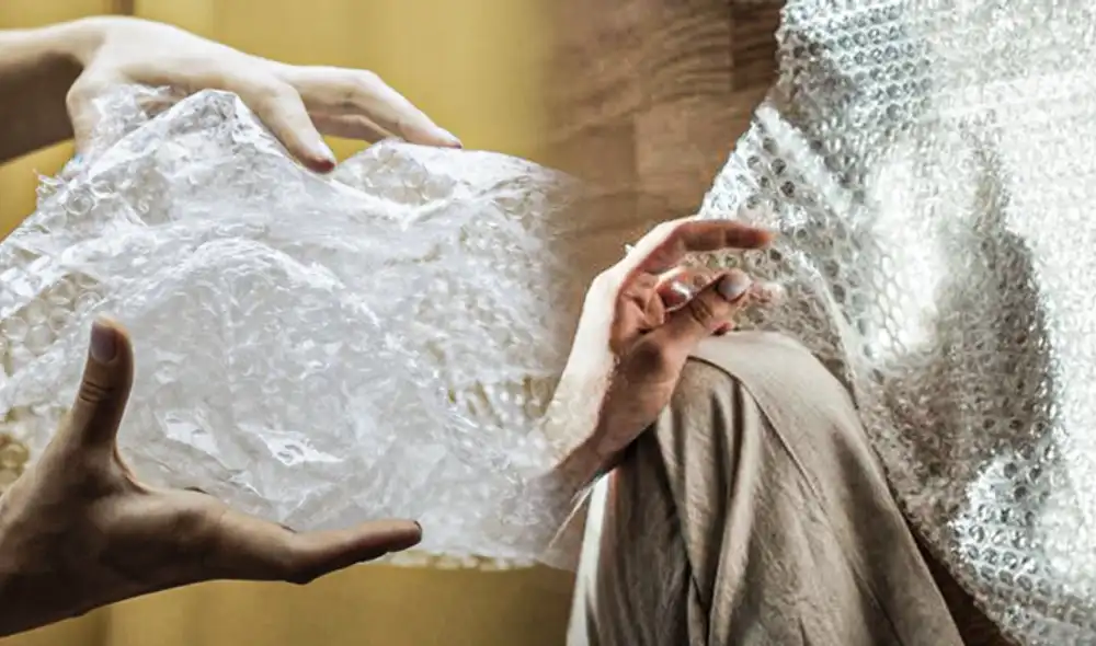 Luego de presionar la primera burbuja de plástico, el cerebro está buscando repetir todo estímulo satisfactorio. Foto: composición de Jazmín Ceras/La República/Pexels